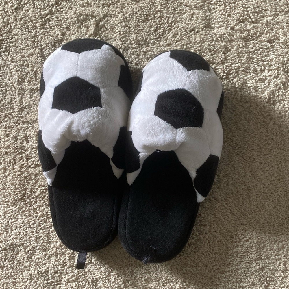 Old navy soccer slippers